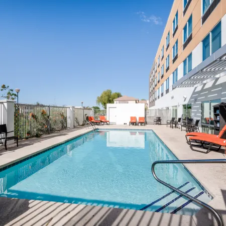 Holiday Inn Express & Suites PHOENIX - AIRPORT NORTH by IHG Отели рядом с достопримечательностью «Зоопарк Феникса»