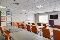 Holiday Inn Express & Suites Oklahoma City - Bethany Các khách sạn ở Warr Acres