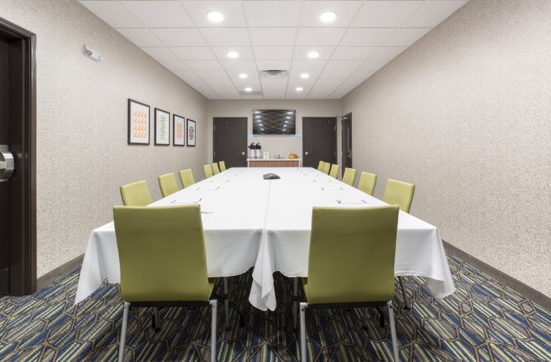 Holiday Inn Express & Suites Lincoln I - 80 by IHG photo 5