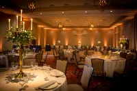 Holiday Inn MISHAWAKA - CONFERENCE CENTER by IHG - parking