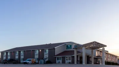 GreenTree Inn  Maryville - Bearcat Inn & Suites Hotel a Polk Township