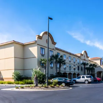 Comfort Suites