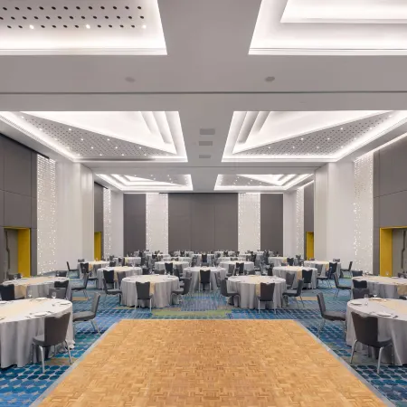 Radisson Red Hotel, Dubai Silicon Oasis