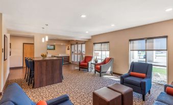 Comfort Inn & Suites Near Route 66 Award Winning Gold Hotel 2021