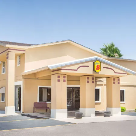 Super 8 by Wyndham Temple S. General Bruce