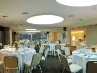 Howard Johnson by Wyndham Cordoba Hotels near Paseo Sobremonte