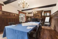 Cwrt Bleddyn Hotel - 3-Star