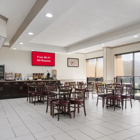 Red Roof Inn & Suites Jacksonville, NC