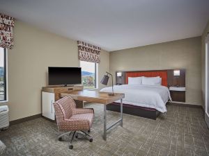 Hampton Inn & Suites Roseburg