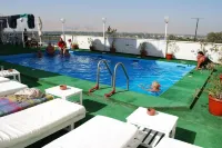 St.Joseph Hotel - piscina