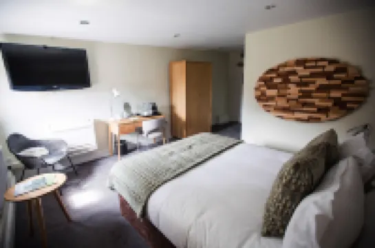 The Globe Hotels in Warwick