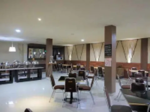 Jhoanie Hotel Hotels in Tomohon