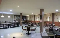 Jhoanie Hotel Hôtels à : Central Tomohon