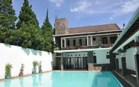 Takashimaya Hotel & Convention Hotels in Lembang
