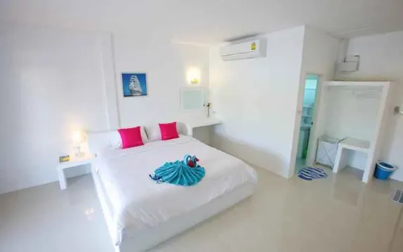 Lampu Deluxe Double Room