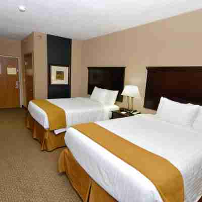 Cobblestone Inn & Suites - Lake View Rooms