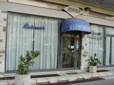 Hotel Kroma Отели в г. Рагуза