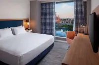Hampton Inn by Hilton Boston Seaport District Hotel dekat Museum Seni Rupa Boston