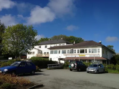 Brekstad Gjestehus As Hotels in Botngard