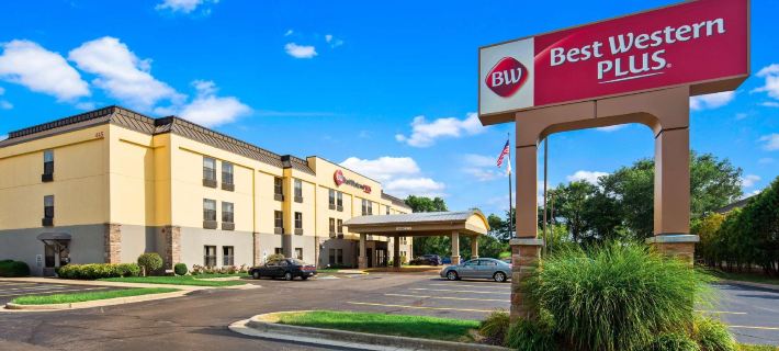 Best Western Plus Mishawaka Inn クレイ・タウンシップのホテル