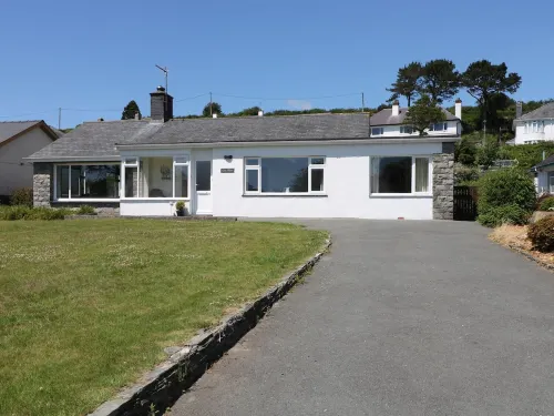 CAE Glas Hotels in Pwllheli