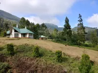 Camp Noel Hotels in Keezhanthoor