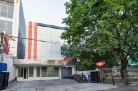 RedDoorz @ Panglima Sudirman