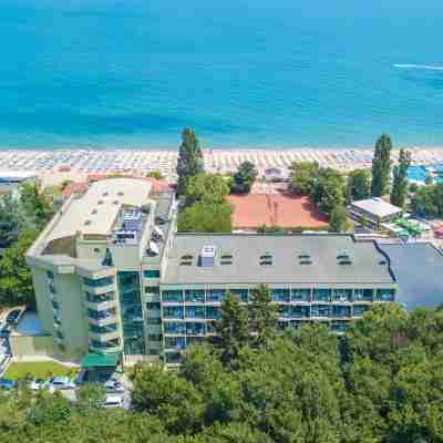 Palm Beach Hotel Exterior