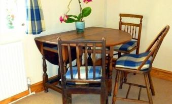 Calne Bed and Breakfast - Housity