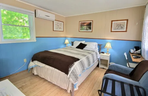 Motel des Deux Lacs Hotels in Lac-Brome