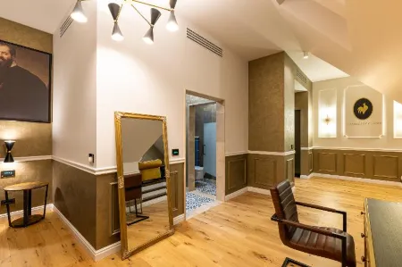 Boutique Hotel Cocosul de Aur Отели рядом с достопримечательностью «The Palace of Culture in Târgu Mureș»