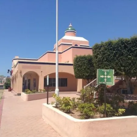 Los Jitos Hotel & Suites