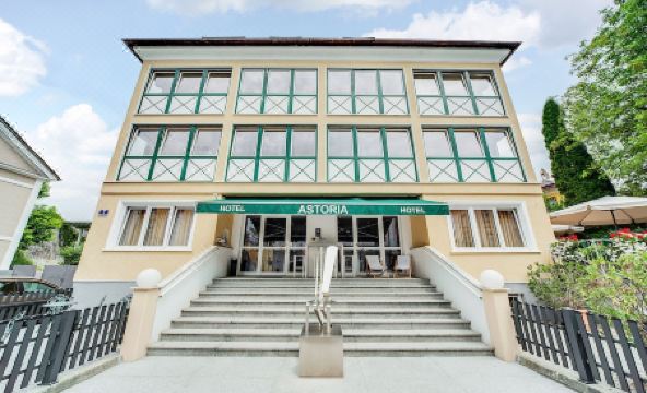 Hotel Astoria - Housity