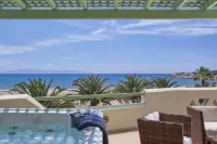 Finikas Hotel فنادق في Skhoinoussa