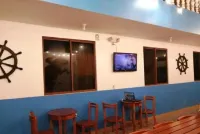 Hostal El Pinzón - Hostels
