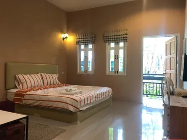 รูปภาพของเดอะ คัลเลอร์ รีสอร์ท อัมพวา