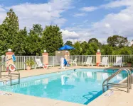 Comfort Inn & Suites Lincoln I-20 - piscina