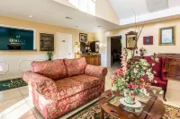 Quality Inn & Suites Near Lake Oconee Hotels in Greene County