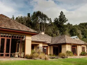 Kinloch Manor & Villas