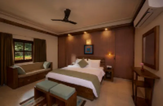 Aacorn Hideaway Resort & Spa