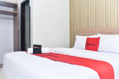 RedDoorz Plus near Malang Town Square Hotel di Penanggungan