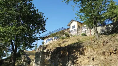 Clarks Exotica Nature Resort Rajgarh (Solan) Hotel a Jola