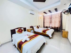 Nhất Nhất Hotel & Massage Khiếm Thị