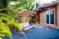 Baan Manuchang Villa Hotels in 