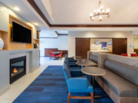 Holiday Inn Express STATE COLLEGE @WILLIAMSBURG SQ by IHG Ξενοδοχεία στην πόλη Centre County