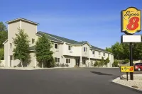 Super 8 by Wyndham Salmon Hotels in Salmon