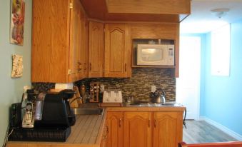 Right Off Da Boat B&B - Housity
