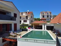 Viva-by the Sea-by the Pool