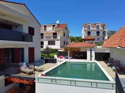 Viva-by the Sea-Garden & Terraces
