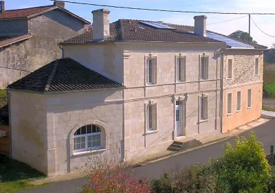 Chambres d'Hôtes le Bourdieu Hotels in Podensac